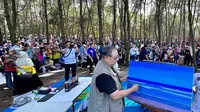 Ratusan pelajar dari berbagai SD, SMP, SMA, dan SLB di Pacitan ikut melukis bareng Presiden ke-6 RI Susilo Bambang Yudhoyono (SBY), Minggu (25/6/2023). (Foto: dokumentasi Demokrat)