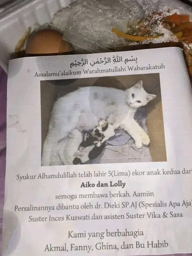 6 Undangan Tasyakuran Nyeleneh Ini Bikin Tepuk Jidat