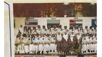 Siswa yang Sudah Meninggal Mendadak Muncul di Foto Tahunan Sekolah, Bikin Merinding (Sumber: mStar)