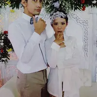 Revaldo dan Indah Puspita Sari mengusung konsep sederhana santai dalam resepsi pernikahannya. (Instagram/revaldo.f.s.p)