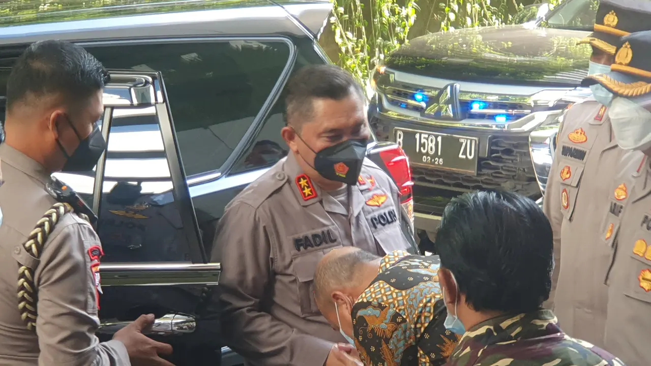 Kapolda Metro Jaya, Irjen Pol Fadil Imran, bersama jajaran Polda Metro Jaya mengunjungi korban penganiayaan David di Rumah Sakit (RS) Mayapada, Kuningan, Jakarta Selatan, Selasa (7/3/2023) sore ini.