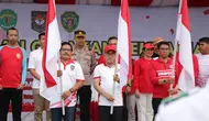 Pencanangan Gerakan Pembagian 10 Juta Bendera Merah Putih Tahun 2024 di Lapangan Kantor Bupati Penajam Paser Utara, Kalimantan Timur (Kaltim), Sabtu (8/6/2024).