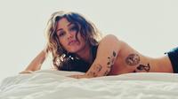 (Sumber: Instagram @mileycyrus)