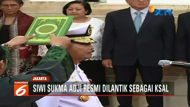 Laksamana Madya TNI Siwi Sukma Adji resmi dilantik oleh Presiden Joko Widodo sebagai kepala Staf TNI Angkatan Laut di Istana Negara, Jakarta.
