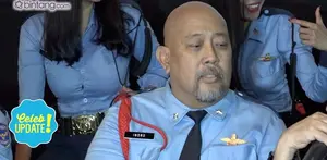 Indro Warkop kagum dengan tukang sayur yang berjualan dengan bahasa Inggris.