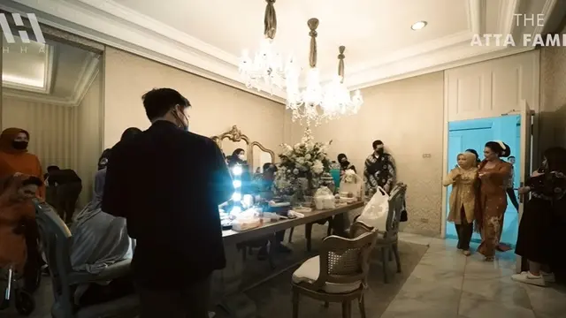 Krisdayanti berjumpa dengan ibunda Anang Hermansyah (YouTube/AH)