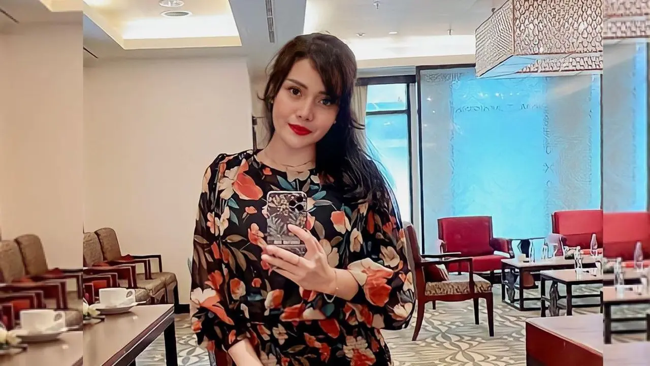 11 OOTD Gaya Mawar AFI, Inspirasi Outfit untuk Pemilik Tubuh Petite