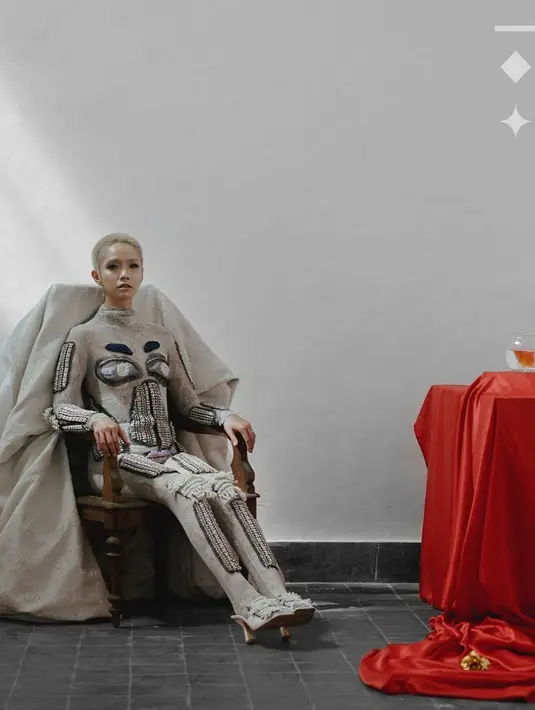 Beruntung, di balik penampilannya sekarang ini Tanayu mendapat dukungan dari keluarga dan orang-orang terdekat. Hal tersebut yang membuatnya semakin percaya diri tampil dengan gayanya yang nyentrik. (Instagram/tanayudjanuismadi)