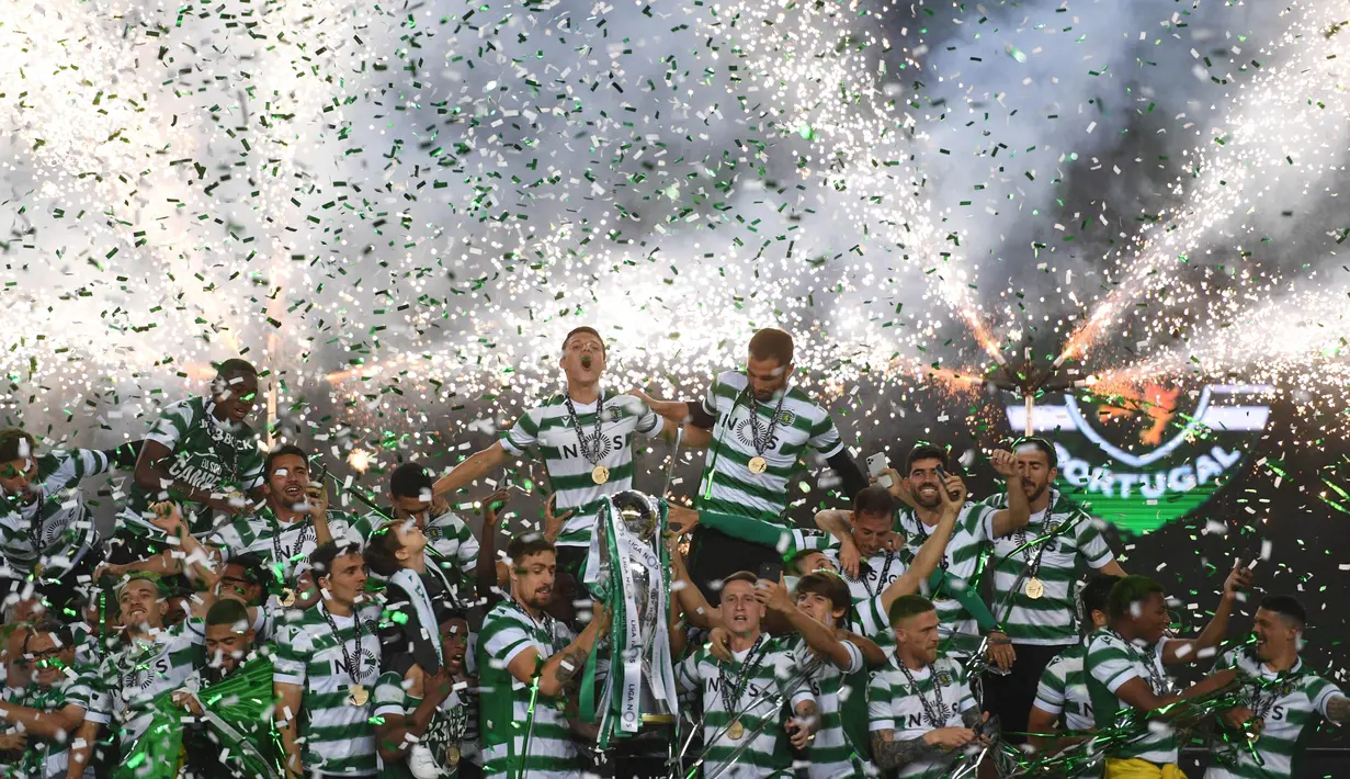 Sporting juga menghentikan dominasi gelar juara yang selalu jadi milik Porto atau Benfica selama 19 tahun terakhir. (Foto: AFP/Patricia De Melo Moreira)