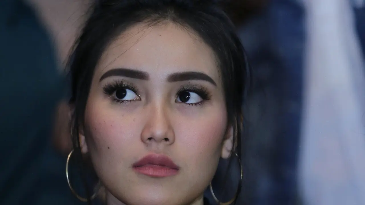 [Bintang] Ayu Ting Ting