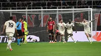 Selebrasi pemain AS Roma saat mengalahkan AC Milan di Liga Europa (AFP)