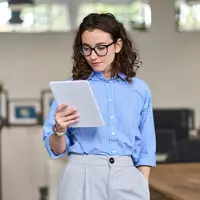 Ilustrasi perempuan cerdas/copyrightshutterstock/insta_photos