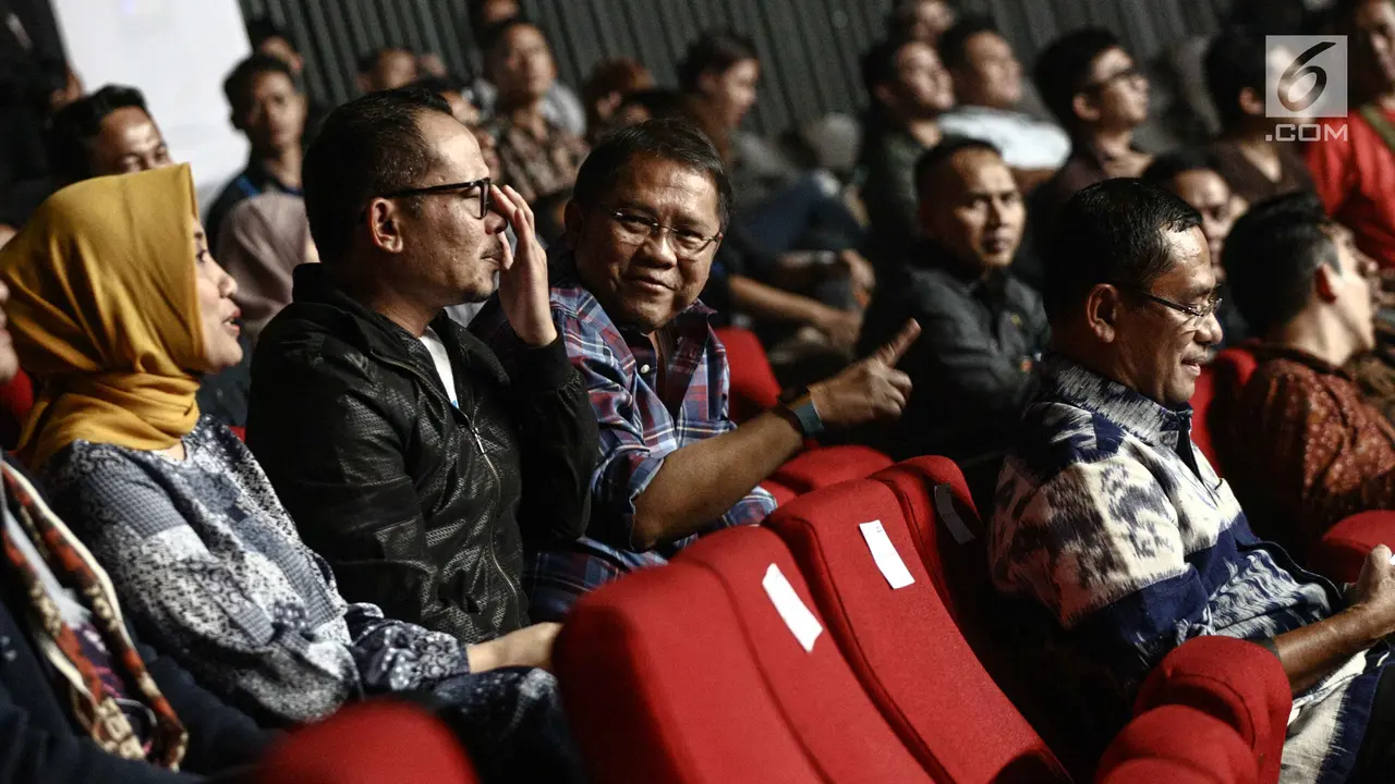 Gaya Sejumlah Menteri Kabinet Kerja Nonton Bareng Konser Slank