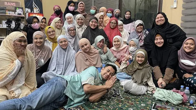 Pesona Nagita Slavina Kenakan Hijab/dok. @raffinagita1717