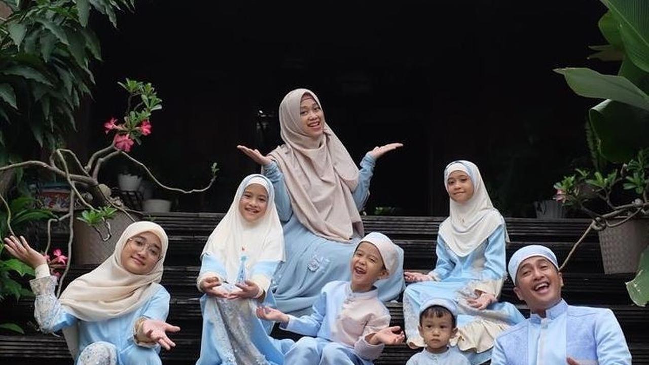 Model Baju Lebaran Keluarga Seleb