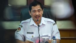Wakil Ketua KNKT Haryo Satmiko saat konferensi pers kecelakaan pesawat Lion Air PK-LQP di Jakarta, Rabu (28/11). KNKT mengungkap temuan awal investigasi jatuhnya Lion Air PK-LQP dan rekomendasi bagi Lion Air untuk keselamatan penerbangan. (Bay ISMOYO/AFP)