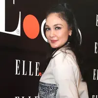 Artis cantik Luna Maya kini kerap menjadi panutan fesyen bagi khalayak banyak. Luna Maya memang selalu tampil stylish dan terlihat selalu memperhatikan detail busana yang dipakainya. (Galih W. Satria/Bintang.com)