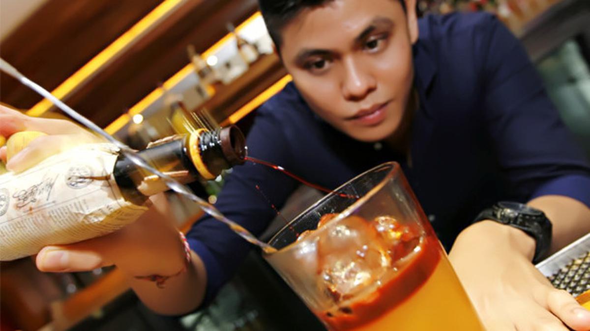 Bartender Adalah Arsitek yang Meracik Minuman Citizen6