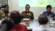 Mendagri Tjahjo Kumolo saat diskusi Pilkada Serentak, Jakarta, Rabu (2/12/2015). KPU telah menerbitkan materi petunjuk teknis kampanye dan mekanisme debat pasangan calon untuk menjadi pedoman KPU Provinsi dan Kabupaten/Kota. (Liputan6.com/Faizal Fanani)