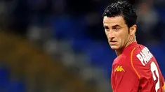 AS Roma's Christian Panucci eyes the ball as he scores against Chelsea during their Champions league group A match on November 4, 2008 at Olympic stadium in Rome. AFP PHOTO/ALBERTO PIZZOLI
