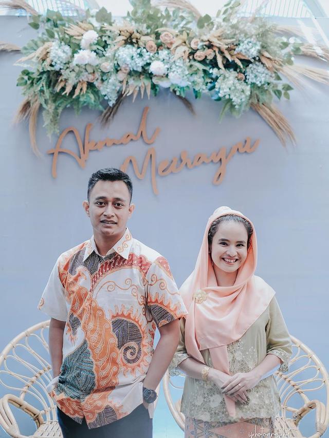 6 Potret Terbaru Meirayni Fauziah FTV dan Suami yang Jarang Tersorot