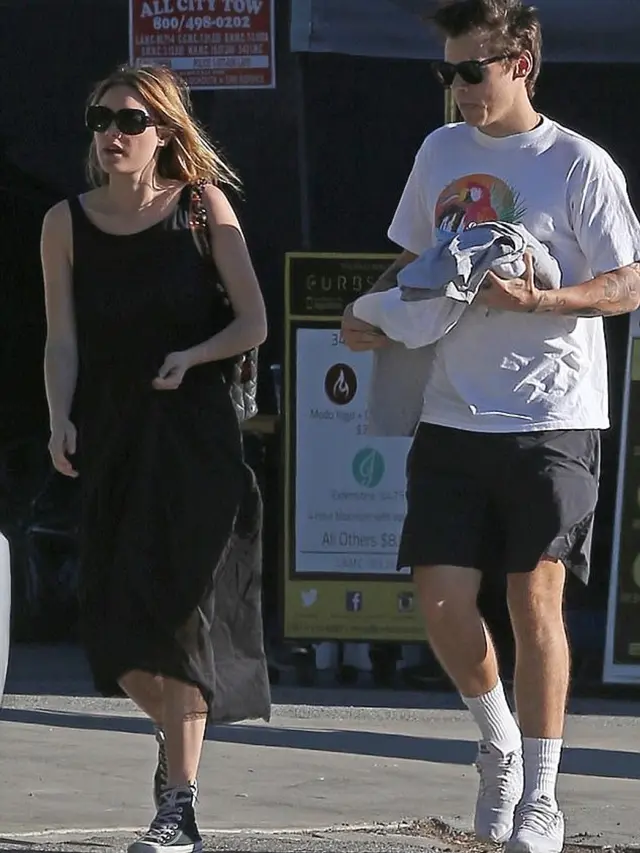 [Bintang] Styles dan Camille Rowe