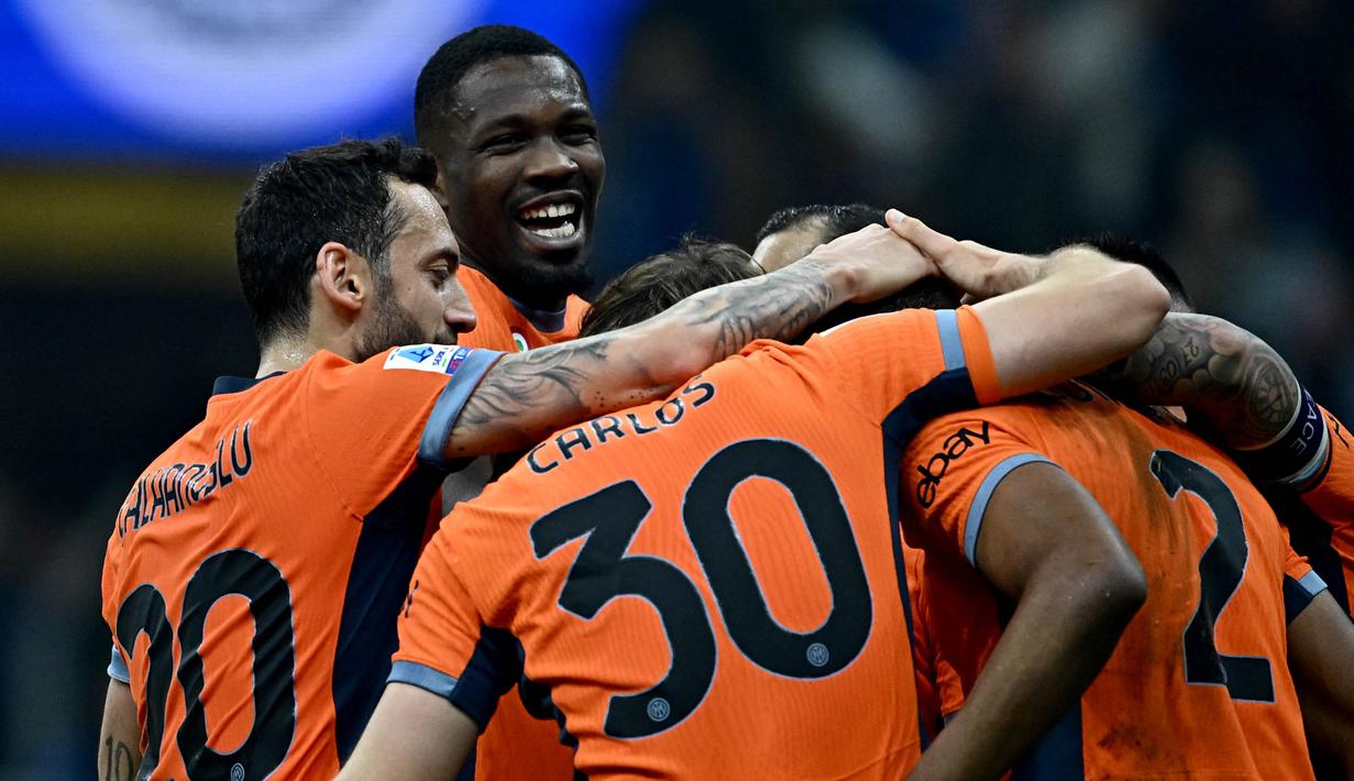 Kemenangan ini juga memperlebar jarak Inter Milan dengan Juventus dalam perebutan posisi puncak klasemen Liga Italia 2023-2024. (GABRIEL BOUYS/AFP)