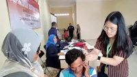 Warga penyandang disabilitas di Desa Surya Bahari, Kecamatan Pakuhaji, Kabupaten Tangerang, mendapat bantuan Asistensi Rehabilitasi Sosial (ATENSI) dengan total nilai hampir Rp 30 juta, Kamis (20/4/2023).