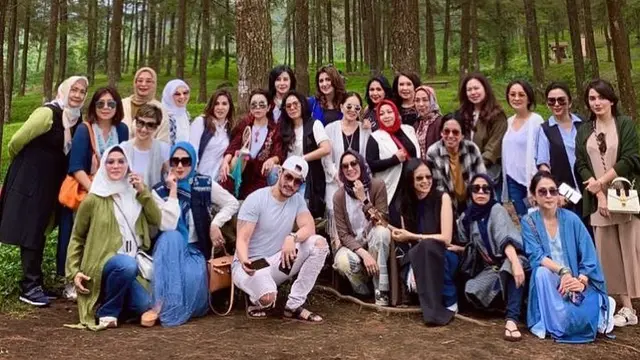 Potret Seru Mayangsari dan Geng Sosialita Liburan di Purwokerto (sumber: instagram/@mayangsaritrihatmodjoreal)