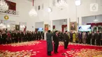 Kepala Badan Pembinaan Ideologi Pancasila (BPIP) Yudian Wahyudi (kedua kiri) dan Kepala Badan Pengawasan Keuangan dan Pembangunan (BPKP) Muhammad Yusuf Ateh (kanan) membacakan sumpah saat dilantik di Istana Negara, Jakarta, Rabu (5/2/2020). (Liputan6.com/Faizal Fanani)