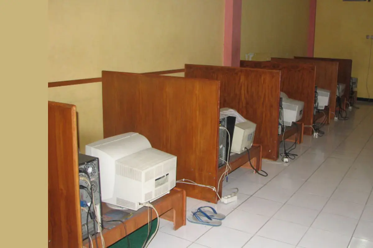 Misteri Dibalik Perkenalan Internet