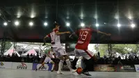Pemain Doby MCW Banten saat pertandingan melawan Surya Futsal pada laga Super Soccer Futsal Battle di Summarecon Mall Serpong, Sabtu (29/09/2018). Doby MCW Banten takluk 2-8 dari Surya Futsal. (Bola.com/M Iqbal Ichsan)