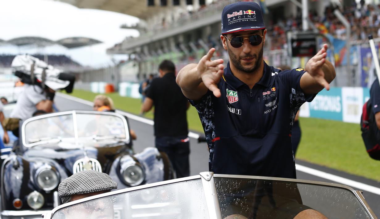 Pebalap Red Bull, Daniel Ricciardo berada pada peringkat keempat klasemen sementara F1 dengan torehan 192 poin. (AP/Eric To)