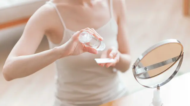 Tampil Poreless Seperti Artis Korea Bisa Kok! Begini Tips Makeup yang Bikin Pori-pori Terlihat Mulus