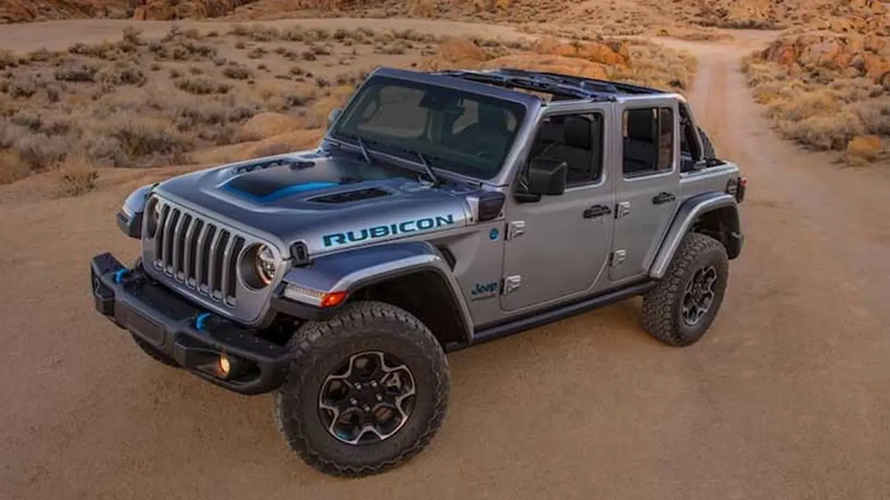Jeep 4xe mendapat penghargaan dari Women's World Car of The Year 2022