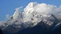 Kelompok pecinta alam Wadah Purna Pecinta Alam Pancasila (Wanapala) Tasikmalaya, Jawa Barat, terus mematangkan rencana ekspedisi penaklukan gunung tertinggi di dunia Himalaya di negara Nepal, Mei mendatang. (Liputan6.com)