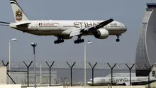 Ilustrasi Etihad Airways dari Abu Dhabi yang bebas dari lararangan perangkat elektronik AS. (AP)