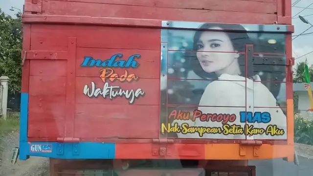 7 Potret Wika Salim Saat Hiasi Bak Truk Ini Jadi Perhatian