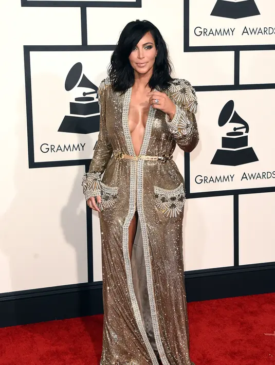 Kim Kardashian menyebut Taylor Swift sebagai orang yang sok suci. Bahkan, Kim tak segan membongkar kedok Taylor di muka umum. (AFP/Bintang.com)