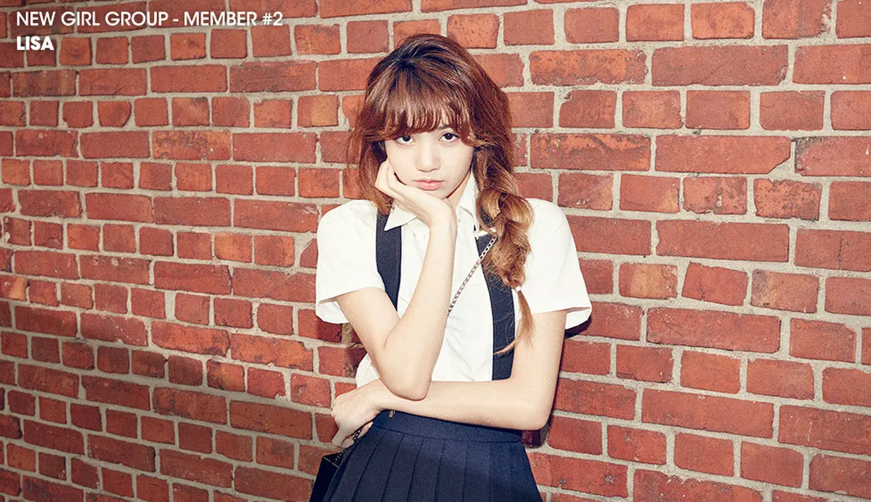 Lisa BLACKPINK merupakan idol yang selalu tampil cantik dalam setiap kesempatan. Ia kerap merubah-rubah warna rambutnya dari warna coklat, merah, pirang, dan highlight. (Foto: soompi.com)