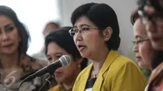 Panitia Seleksi (Pansel) calon pimpinan KPK memberi keterangan pers di Gedung Sekretariat Negara, Jakarta, Selasa (23/6/2015). Pansel mengumumkan bahwa masa pendaftaran calon Pimpinan KPK diperpanjang hingga awal Juli. (Liputan6.com/Faizal Fanani)