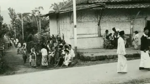 6 Potret Lawas Suasana Lebaran di Indonesia Tahun 1900-an, Penuh Kenangan