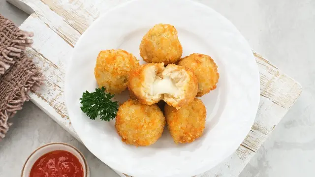 bola kentang goreng