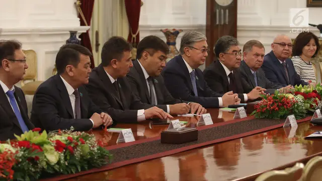 Jokowi Terima Kunjungan Delegasi Senat Parlemen Kazakhstan di Istana Merdeka