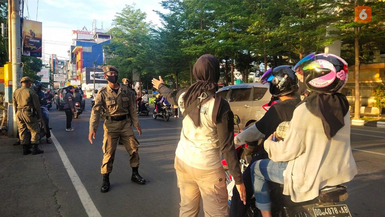 Satpol PP Kota Makassar menerapkan protokol kesehatan (Liputan6.com/Dok: Satpol PP Makassar)