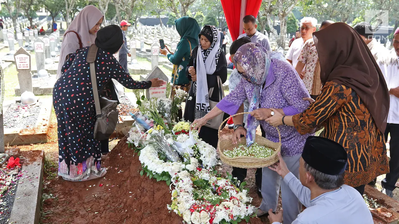 Makam BJ Habibie