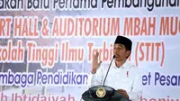 Jokowi menghadiri Haul Pondok Buntet Pesantren, Cirebon, Jawa Barat.