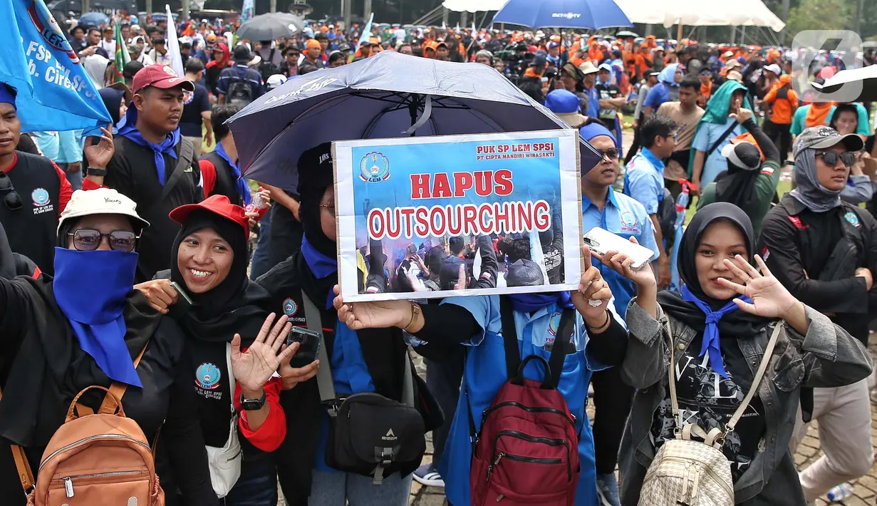 Hari Buruh Internasional juga menjadi peringatan untuk menghormati perjuangan para pekerja dalam mencapai hak dan kesejahteraan. (Liputan6.com/Angga Yuniar)