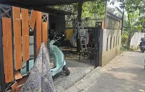 Curhat Warga Depok Diteror Tetangga: Dilempar Telur hingga Diancam Santet