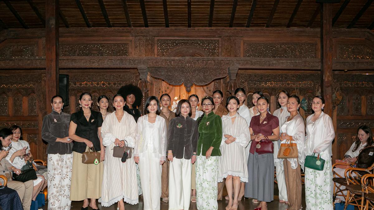 Bukan Fast Fashion, SISSAE Berkolaborasi dengan Eva Margawaty Hadirkan Koleksi Busana Raya yang Elegan